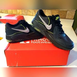 Boys Size 5Y, Nike Tennis Shoes